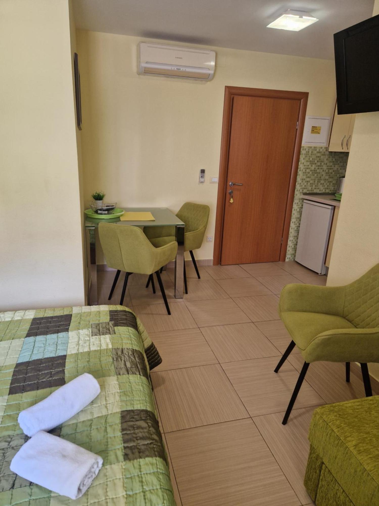 Villa Grgo Apartments Tučepi Extérieur photo